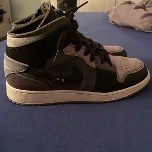 Air Jordan 1 mid craft